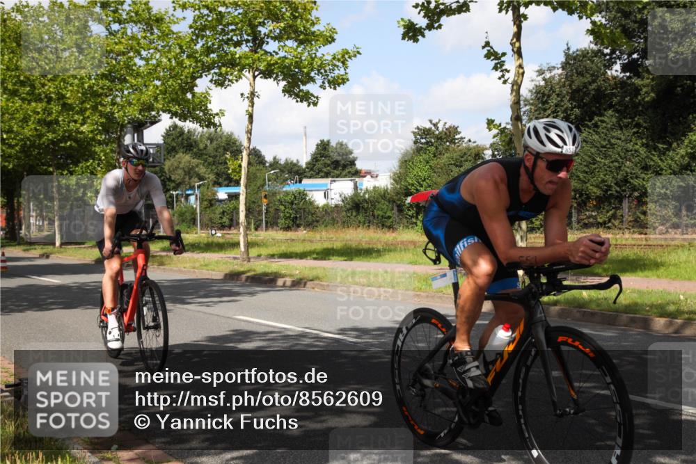 10.08.2025 - GEWOBA Citytriathlon Bremen Yannick Fuchs http://msf.ph/oto/8562609 10.08.2025 12:28:53 Radfahren 573, 659, 851 meine-sportfotos.de