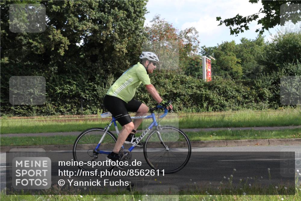 10.08.2025 - GEWOBA Citytriathlon Bremen Yannick Fuchs http://msf.ph/oto/8562611 10.08.2025 10:40:49 Radfahren 23, 67, 73, 139, 141, 368, 431, 505 meine-sportfotos.de