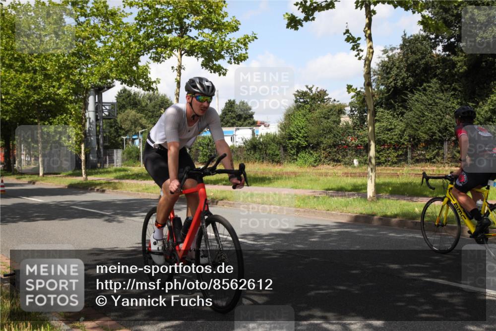 10.08.2025 - GEWOBA Citytriathlon Bremen Yannick Fuchs http://msf.ph/oto/8562612 10.08.2025 12:28:53 Radfahren 573, 659, 851 meine-sportfotos.de