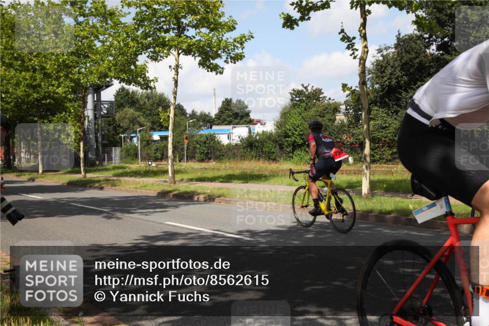 10.08.2025 - GEWOBA Citytriathlon Bremen Yannick Fuchs http://msf.ph/oto/8562615 10.08.2025 12:28:53 Radfahren 573, 659, 851 meine-sportfotos.de