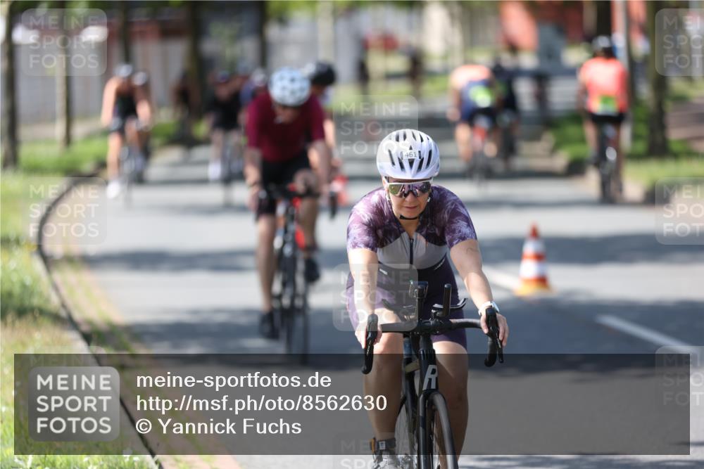 10.08.2025 - GEWOBA Citytriathlon Bremen Yannick Fuchs http://msf.ph/oto/8562630 10.08.2025 14:30:38 Radfahren 8, 12, 33, 107, 178, 328, 329, 338, 341, 345, 347, 356, 381, 399, 409, 416, 461, 492 meine-sportfotos.de