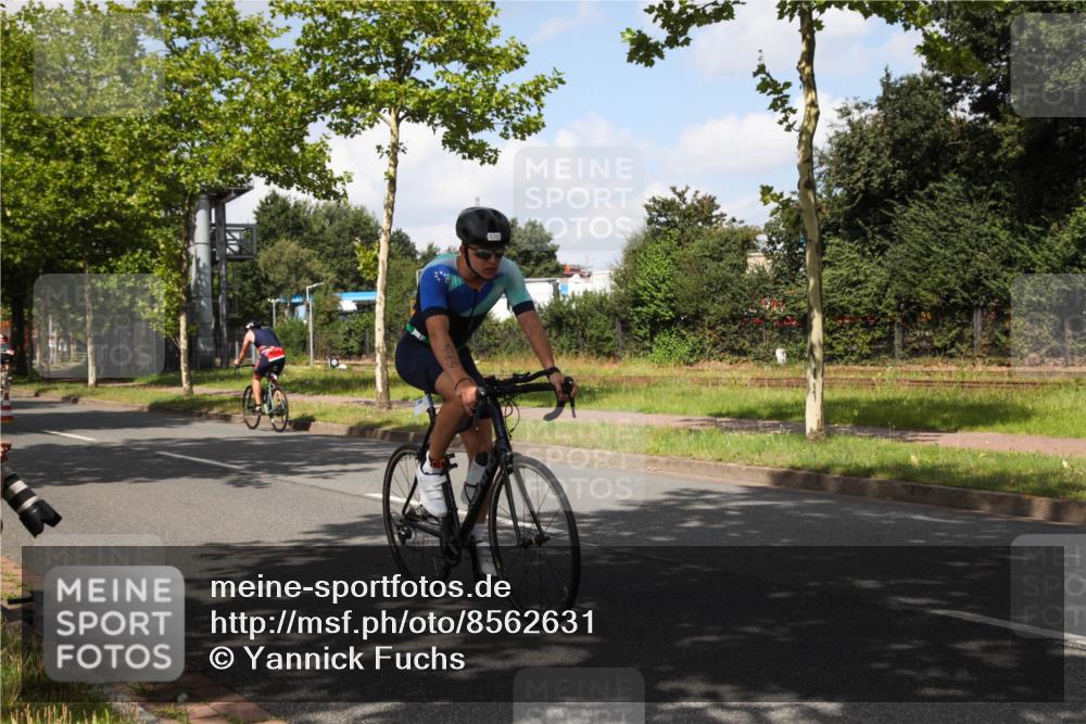 10.08.2025 - GEWOBA Citytriathlon Bremen Yannick Fuchs http://msf.ph/oto/8562631 10.08.2025 12:29:00 Radfahren 573, 659, 851 meine-sportfotos.de
