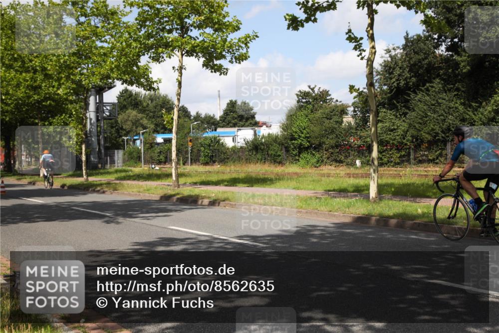 10.08.2025 - GEWOBA Citytriathlon Bremen Yannick Fuchs http://msf.ph/oto/8562635 10.08.2025 12:29:08 Radfahren 573, 576, 605, 656, 851, 1007 meine-sportfotos.de