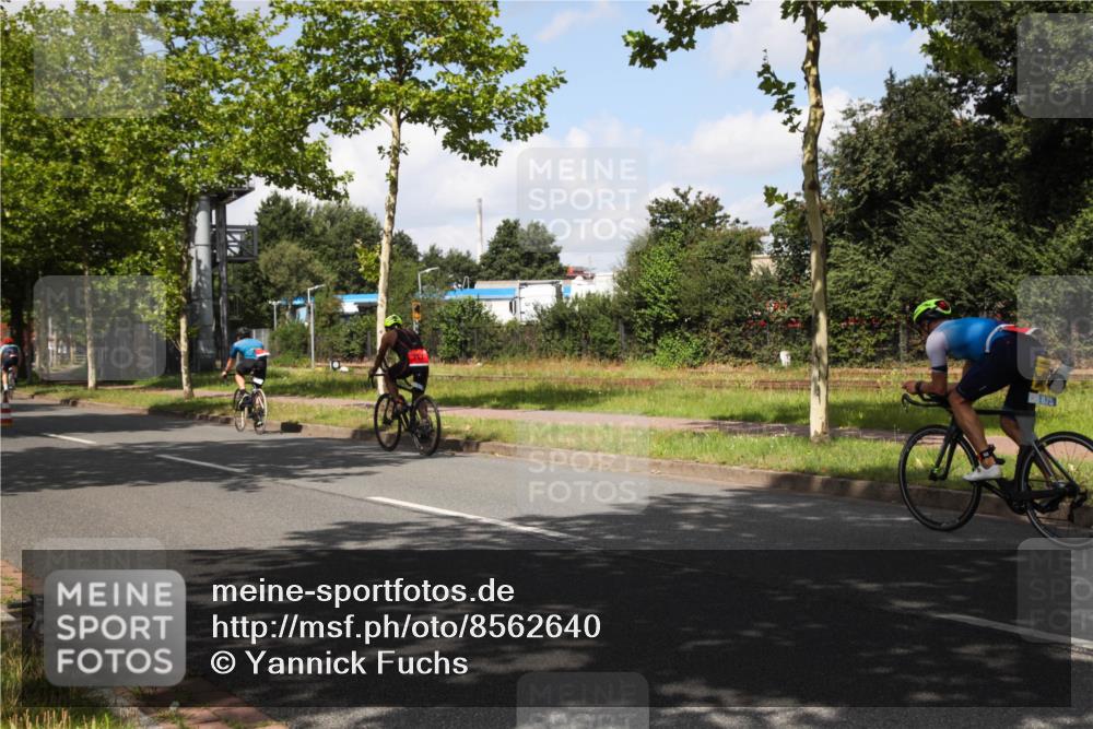 10.08.2025 - GEWOBA Citytriathlon Bremen Yannick Fuchs http://msf.ph/oto/8562640 10.08.2025 12:29:10 Radfahren 573, 576, 583, 605, 656, 799, 1007 meine-sportfotos.de
