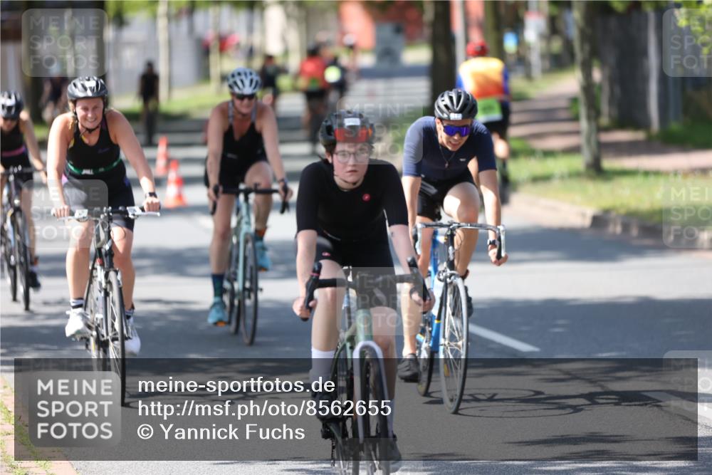 10.08.2025 - GEWOBA Citytriathlon Bremen Yannick Fuchs http://msf.ph/oto/8562655 10.08.2025 14:30:41 Radfahren 8, 12, 107, 178, 328, 341, 345, 347, 356, 381, 399, 409, 416, 461, 504 meine-sportfotos.de