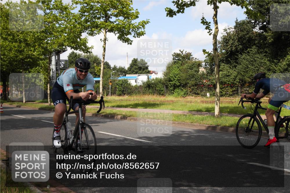 10.08.2025 - GEWOBA Citytriathlon Bremen Yannick Fuchs http://msf.ph/oto/8562657 10.08.2025 12:29:17 Radfahren 576, 583, 605, 656, 679, 771, 799, 1007, 1030 meine-sportfotos.de