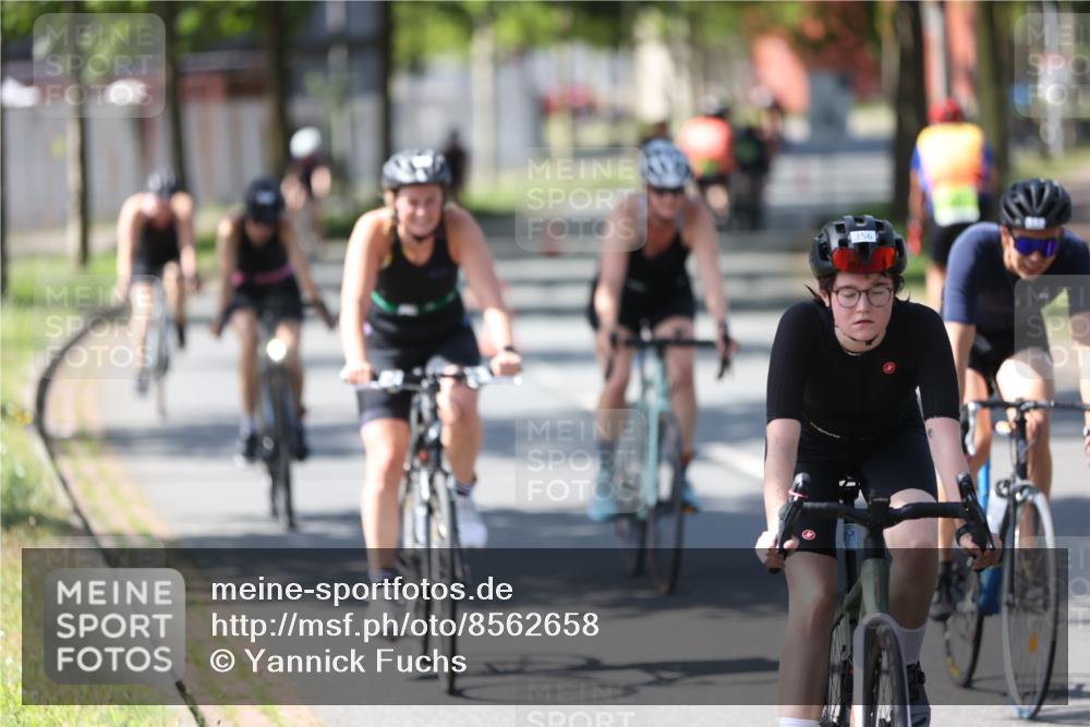 10.08.2025 - GEWOBA Citytriathlon Bremen Yannick Fuchs http://msf.ph/oto/8562658 10.08.2025 14:30:41 Radfahren 8, 12, 107, 178, 328, 341, 345, 347, 356, 381, 399, 409, 416, 461, 504 meine-sportfotos.de