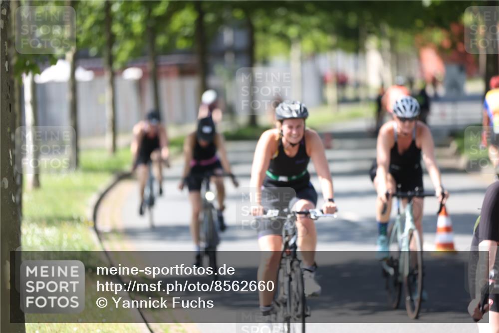 10.08.2025 - GEWOBA Citytriathlon Bremen Yannick Fuchs http://msf.ph/oto/8562660 10.08.2025 14:30:42 Radfahren 8, 12, 107, 178, 328, 341, 345, 347, 356, 381, 399, 409, 416, 461, 504 meine-sportfotos.de