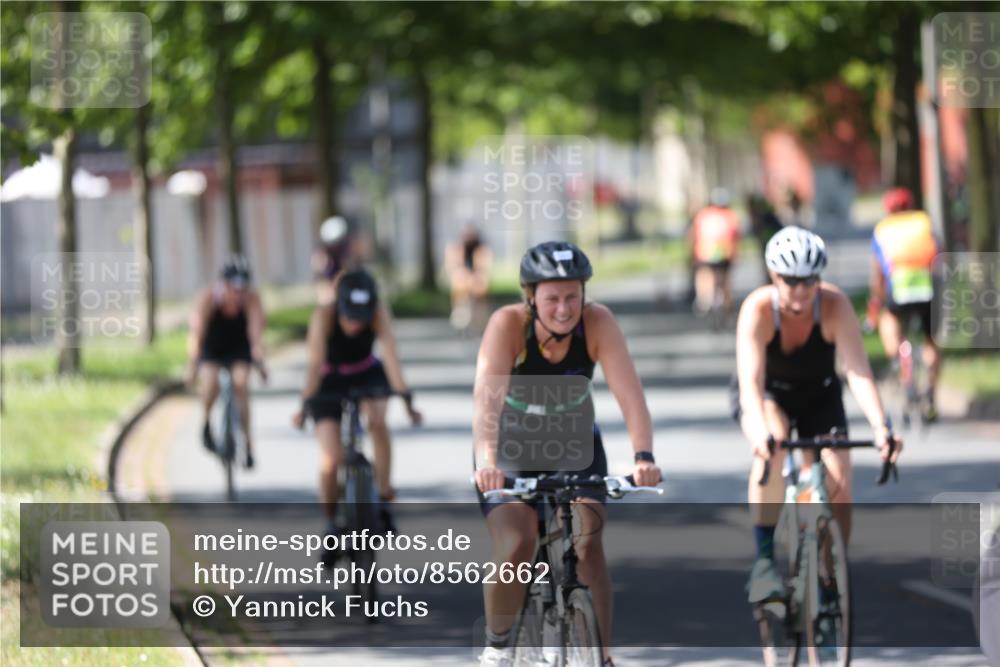 10.08.2025 - GEWOBA Citytriathlon Bremen Yannick Fuchs http://msf.ph/oto/8562662 10.08.2025 14:30:42 Radfahren 8, 12, 107, 178, 328, 341, 345, 347, 356, 381, 399, 409, 416, 461, 504 meine-sportfotos.de