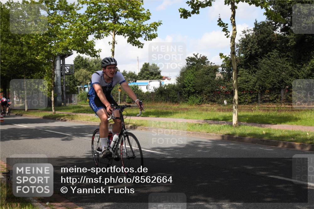 10.08.2025 - GEWOBA Citytriathlon Bremen Yannick Fuchs http://msf.ph/oto/8562664 10.08.2025 12:29:21 Radfahren 576, 583, 605, 656, 679, 687, 771, 799, 1007, 1030 meine-sportfotos.de