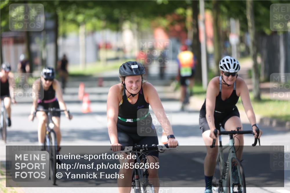 10.08.2025 - GEWOBA Citytriathlon Bremen Yannick Fuchs http://msf.ph/oto/8562665 10.08.2025 14:30:42 Radfahren 8, 12, 107, 178, 328, 341, 345, 347, 356, 381, 399, 409, 416, 461, 504 meine-sportfotos.de