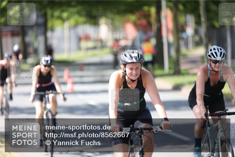 10.08.2025 - GEWOBA Citytriathlon Bremen Yannick Fuchs http://msf.ph/oto/8562667 10.08.2025 14:30:42 Radfahren 8, 12, 107, 178, 328, 341, 345, 347, 356, 381, 399, 409, 416, 461, 504 meine-sportfotos.de