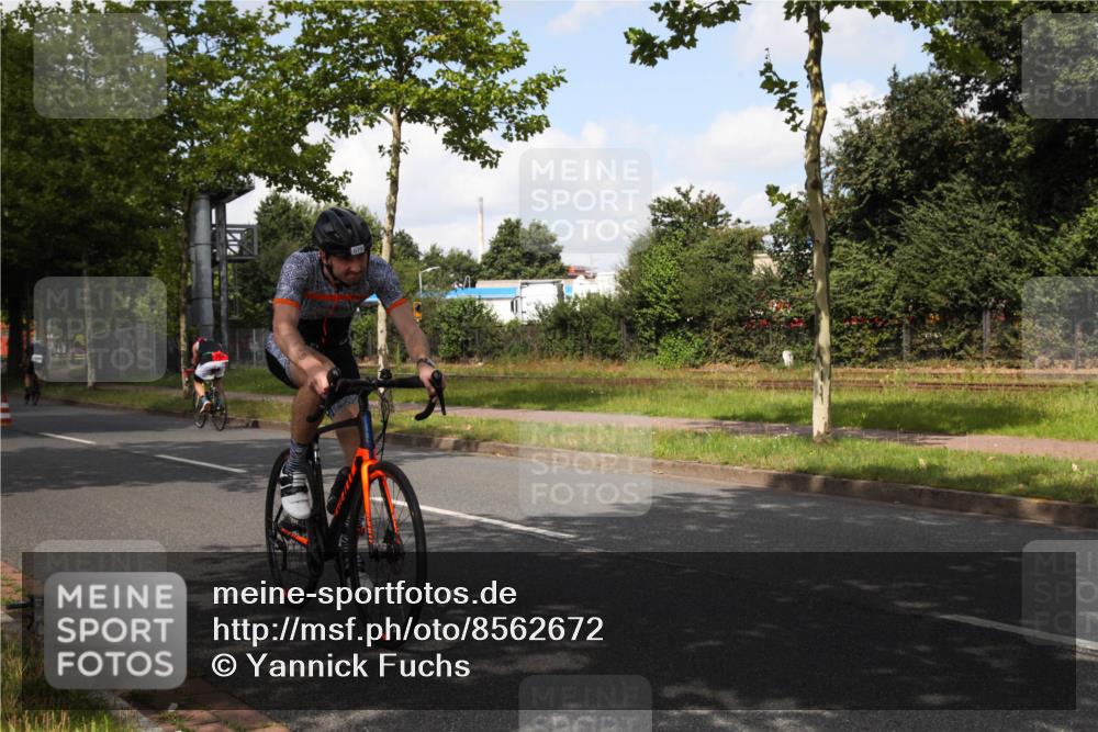 10.08.2025 - GEWOBA Citytriathlon Bremen Yannick Fuchs http://msf.ph/oto/8562672 10.08.2025 12:29:25 Radfahren 576, 583, 605, 656, 679, 687, 771, 799, 927, 1007, 1030 meine-sportfotos.de