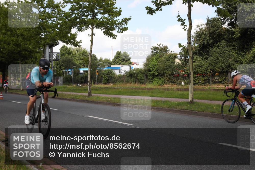 10.08.2025 - GEWOBA Citytriathlon Bremen Yannick Fuchs http://msf.ph/oto/8562674 10.08.2025 12:29:27 Radfahren 583, 605, 645, 656, 679, 687, 771, 799, 922, 927, 1007, 1030 meine-sportfotos.de