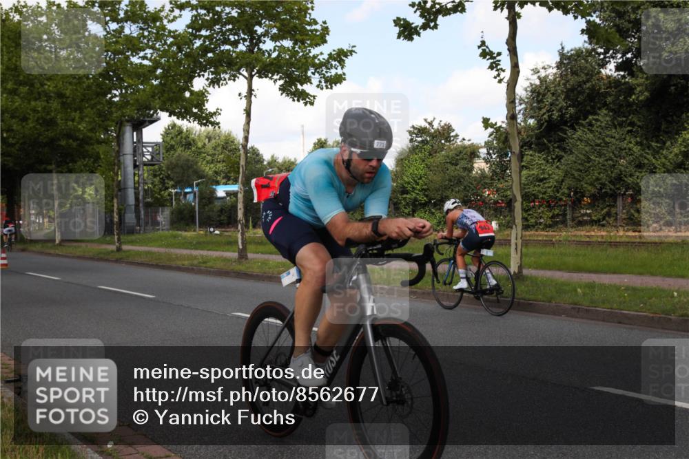 10.08.2025 - GEWOBA Citytriathlon Bremen Yannick Fuchs http://msf.ph/oto/8562677 10.08.2025 12:29:28 Radfahren 583, 605, 645, 656, 679, 687, 771, 799, 922, 927, 1007, 1030 meine-sportfotos.de