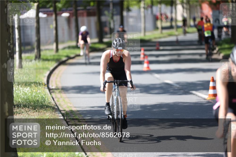 10.08.2025 - GEWOBA Citytriathlon Bremen Yannick Fuchs http://msf.ph/oto/8562678 10.08.2025 14:30:44 Radfahren 12, 107, 175, 178, 328, 341, 345, 356, 381, 399, 409, 416, 461, 504, 510 meine-sportfotos.de