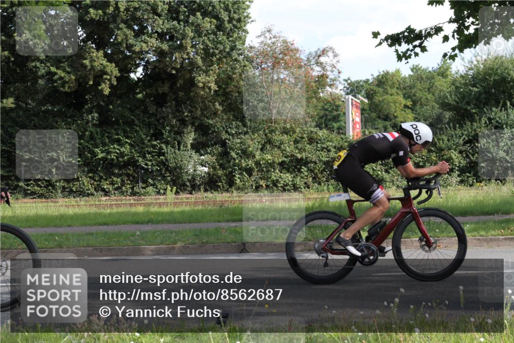 10.08.2025 - GEWOBA Citytriathlon Bremen Yannick Fuchs http://msf.ph/oto/8562687 10.08.2025 10:41:07 Radfahren 37, 73, 139, 153, 203, 237, 369 meine-sportfotos.de