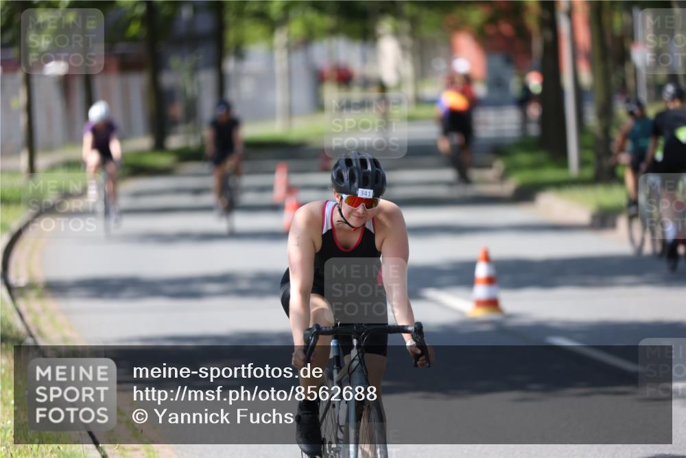 10.08.2025 - GEWOBA Citytriathlon Bremen Yannick Fuchs http://msf.ph/oto/8562688 10.08.2025 14:30:44 Radfahren 12, 107, 175, 178, 328, 341, 345, 356, 381, 399, 409, 416, 461, 504, 510 meine-sportfotos.de