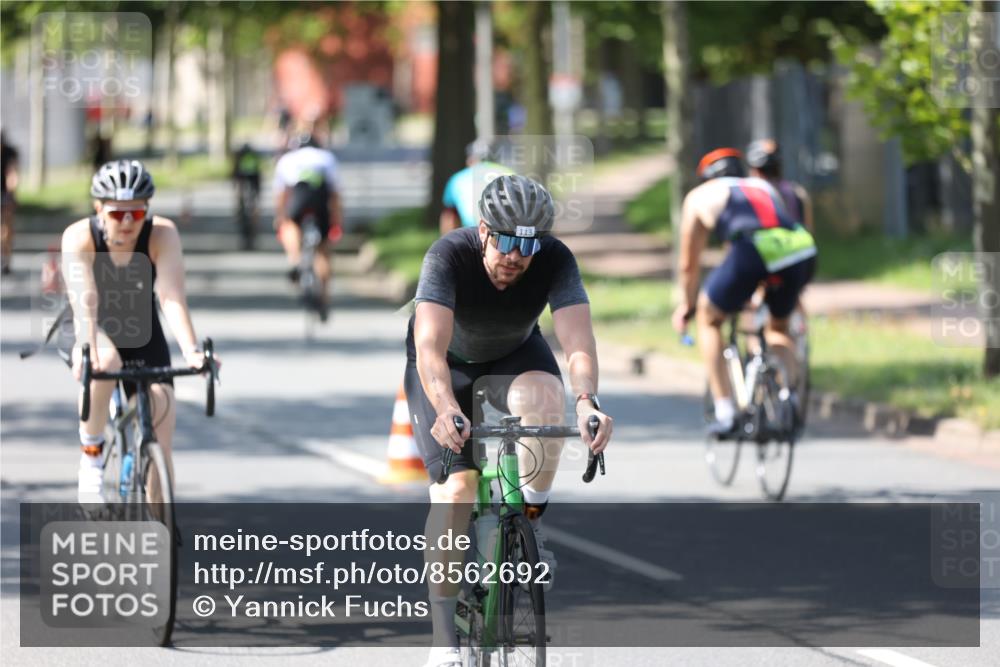 10.08.2025 - GEWOBA Citytriathlon Bremen Yannick Fuchs http://msf.ph/oto/8562692 10.08.2025 14:32:16 Radfahren 104, 105, 113, 284, 299, 344, 355, 359, 362, 366, 370, 376, 411, 433, 463, 489, 508 meine-sportfotos.de