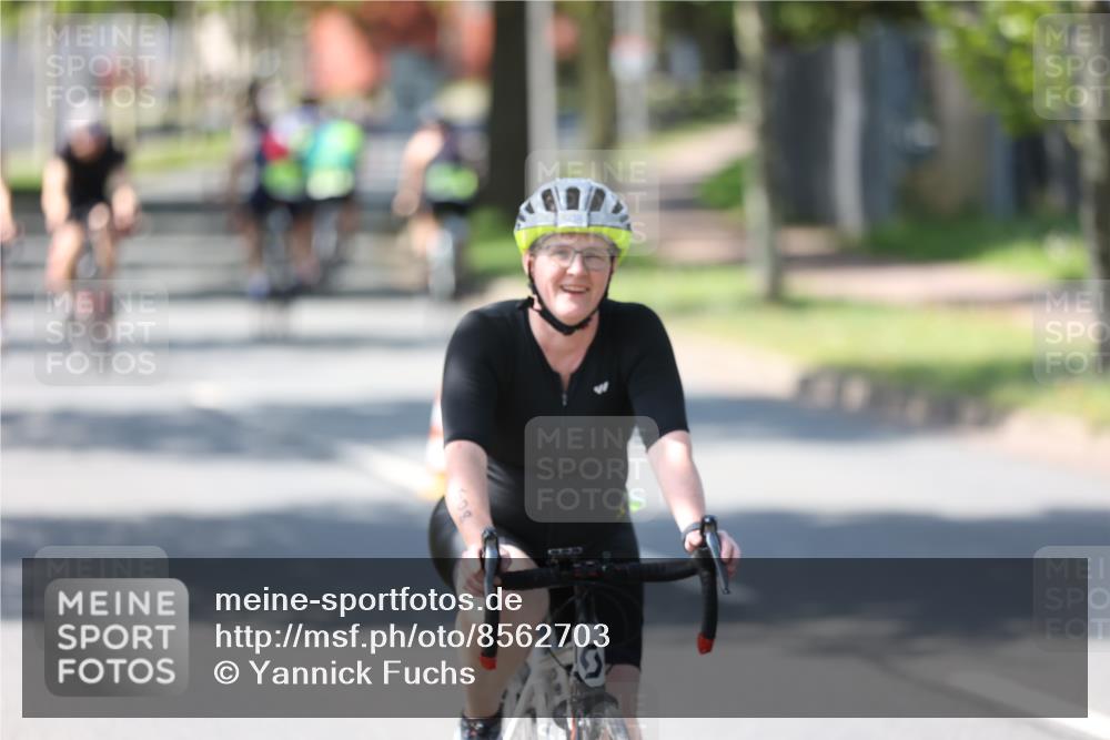 10.08.2025 - GEWOBA Citytriathlon Bremen Yannick Fuchs http://msf.ph/oto/8562703 10.08.2025 14:32:18 Radfahren 104, 105, 113, 284, 299, 344, 355, 359, 362, 366, 370, 376, 393, 411, 433, 463, 489, 508 meine-sportfotos.de