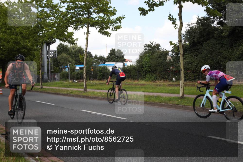 10.08.2025 - GEWOBA Citytriathlon Bremen Yannick Fuchs http://msf.ph/oto/8562725 10.08.2025 12:29:58 Radfahren 640, 675, 688, 699, 717, 751, 760, 769, 875, 942, 960 meine-sportfotos.de