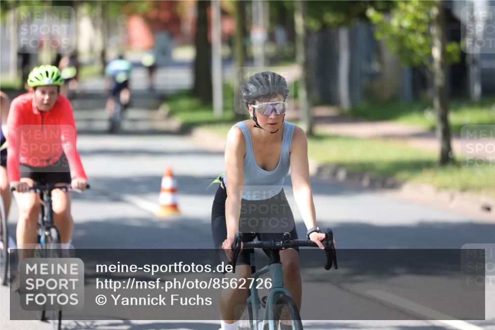 10.08.2025 - GEWOBA Citytriathlon Bremen Yannick Fuchs http://msf.ph/oto/8562726 10.08.2025 14:32:21 Radfahren 104, 105, 113, 284, 299, 344, 355, 359, 362, 366, 370, 376, 393, 433, 463, 489, 508 meine-sportfotos.de