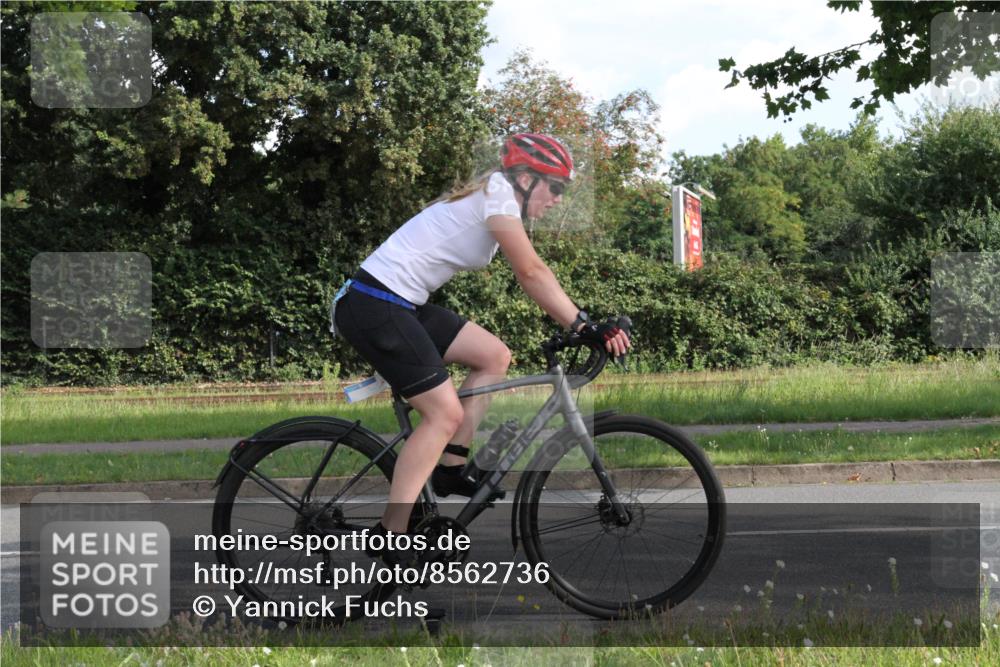 10.08.2025 - GEWOBA Citytriathlon Bremen Yannick Fuchs http://msf.ph/oto/8562736 10.08.2025 10:41:26 Radfahren 15, 191, 195, 484 meine-sportfotos.de