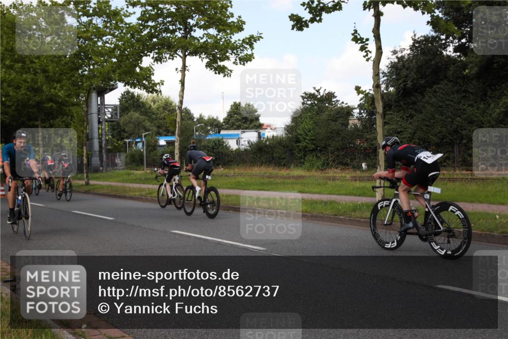 10.08.2025 - GEWOBA Citytriathlon Bremen Yannick Fuchs http://msf.ph/oto/8562737 10.08.2025 12:30:00 Radfahren 640, 675, 688, 699, 717, 760, 769, 875, 884, 942, 960 meine-sportfotos.de