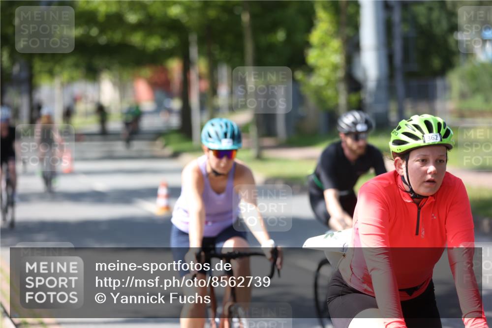 10.08.2025 - GEWOBA Citytriathlon Bremen Yannick Fuchs http://msf.ph/oto/8562739 10.08.2025 14:32:22 Radfahren 104, 105, 113, 284, 299, 344, 355, 359, 362, 366, 370, 376, 393, 433, 463, 489, 508 meine-sportfotos.de