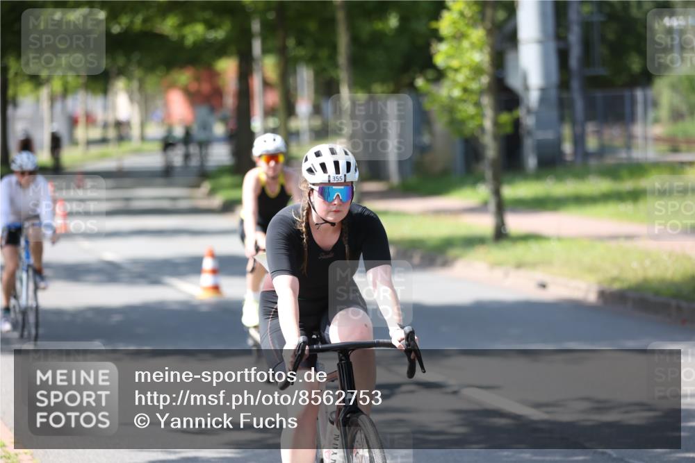 10.08.2025 - GEWOBA Citytriathlon Bremen Yannick Fuchs http://msf.ph/oto/8562753 10.08.2025 14:32:24 Radfahren 105, 113, 284, 299, 344, 355, 362, 366, 370, 393, 433, 463, 489, 508 meine-sportfotos.de