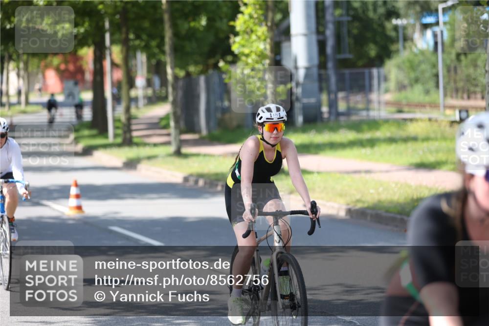 10.08.2025 - GEWOBA Citytriathlon Bremen Yannick Fuchs http://msf.ph/oto/8562756 10.08.2025 14:32:25 Radfahren 105, 113, 284, 299, 344, 355, 362, 366, 370, 393, 433, 463, 489, 508 meine-sportfotos.de