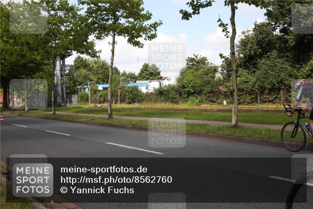 10.08.2025 - GEWOBA Citytriathlon Bremen Yannick Fuchs http://msf.ph/oto/8562760 10.08.2025 12:30:14 Radfahren 640, 675, 717, 722, 733, 745, 760, 769, 823, 875, 884, 935, 943, 960, 1013 meine-sportfotos.de
