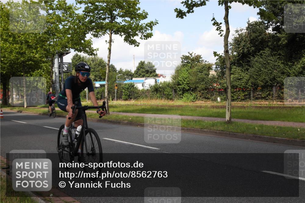 10.08.2025 - GEWOBA Citytriathlon Bremen Yannick Fuchs http://msf.ph/oto/8562763 10.08.2025 12:30:16 Radfahren 640, 717, 722, 733, 745, 760, 769, 823, 875, 884, 935, 943, 960, 1013 meine-sportfotos.de
