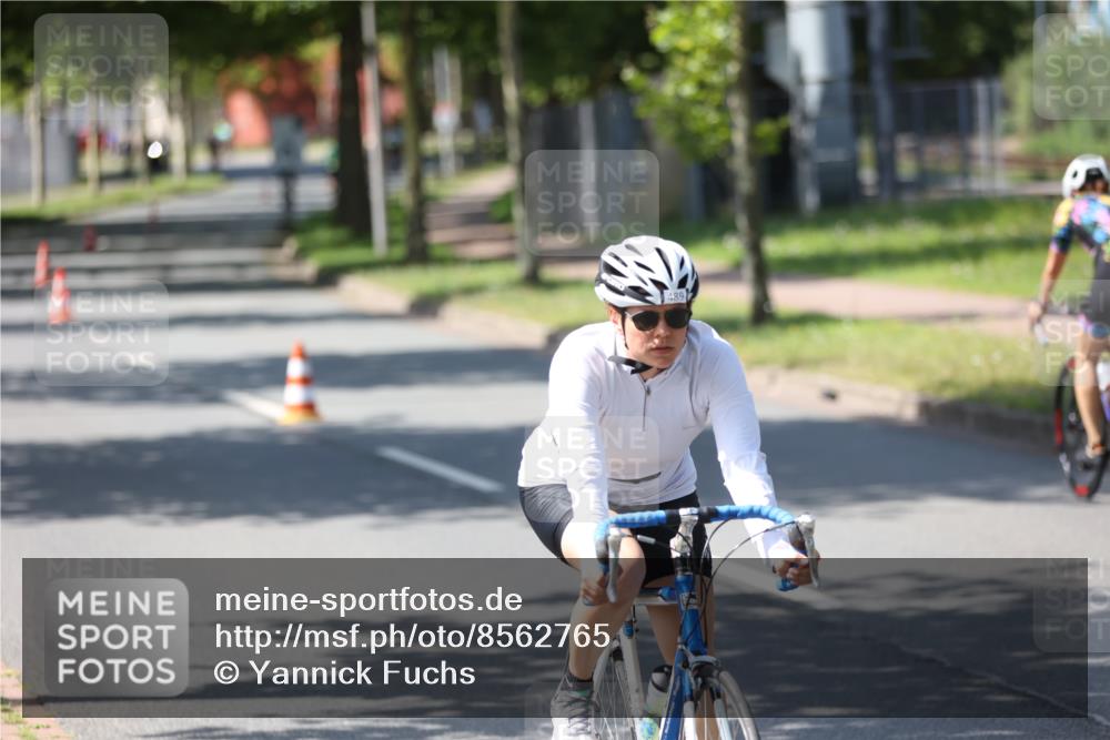 10.08.2025 - GEWOBA Citytriathlon Bremen Yannick Fuchs http://msf.ph/oto/8562765 10.08.2025 14:32:26 Radfahren 105, 113, 284, 299, 344, 355, 362, 366, 370, 393, 433, 463, 489, 508 meine-sportfotos.de
