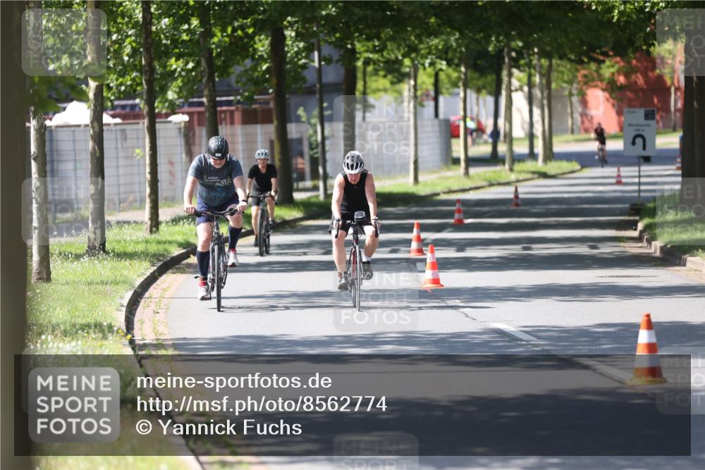 10.08.2025 - GEWOBA Citytriathlon Bremen Yannick Fuchs http://msf.ph/oto/8562774 10.08.2025 14:32:28 Radfahren 105, 113, 284, 299, 355, 362, 366, 370, 393, 420, 433, 463, 489 meine-sportfotos.de