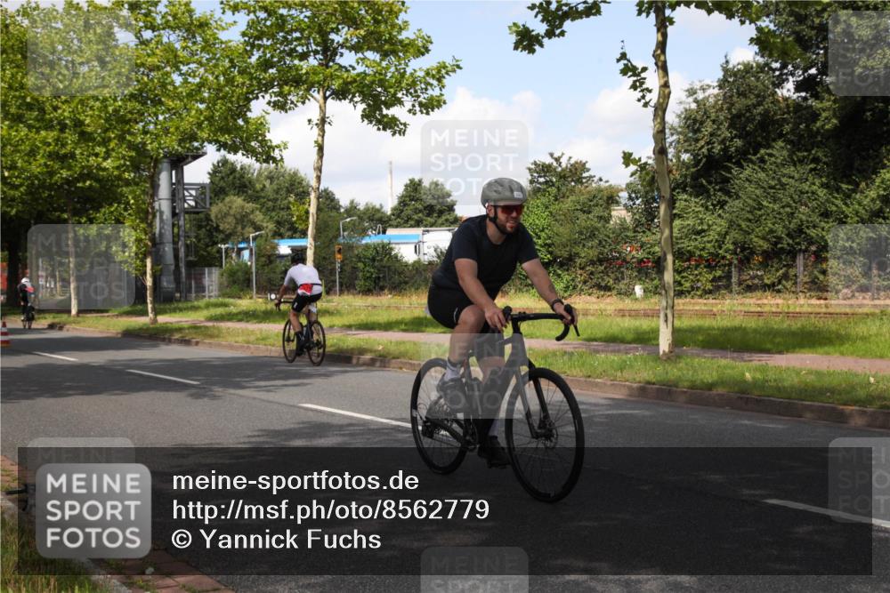 10.08.2025 - GEWOBA Citytriathlon Bremen Yannick Fuchs http://msf.ph/oto/8562779 10.08.2025 12:30:22 Radfahren 722, 733, 745, 760, 767, 823, 884, 932, 935, 943, 1013 meine-sportfotos.de