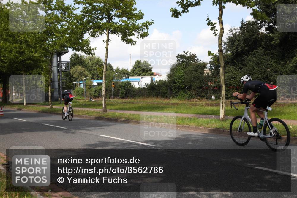10.08.2025 - GEWOBA Citytriathlon Bremen Yannick Fuchs http://msf.ph/oto/8562786 10.08.2025 12:30:26 Radfahren 722, 733, 745, 767, 823, 924, 932, 935, 943, 1011, 1013 meine-sportfotos.de