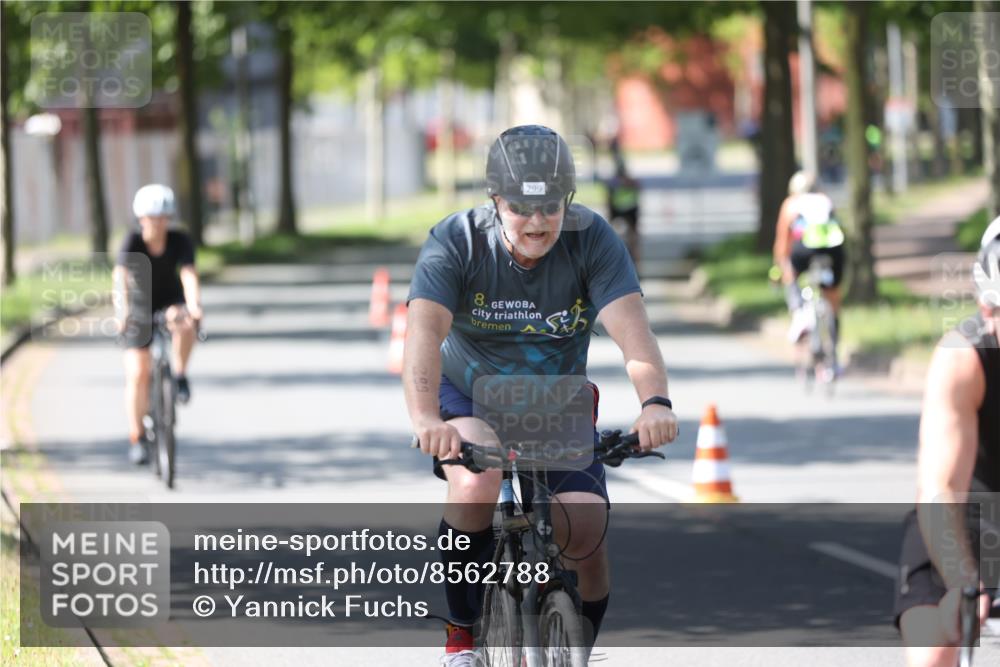 10.08.2025 - GEWOBA Citytriathlon Bremen Yannick Fuchs http://msf.ph/oto/8562788 10.08.2025 14:32:32 Radfahren 105, 284, 299, 355, 370, 393, 420, 489 meine-sportfotos.de