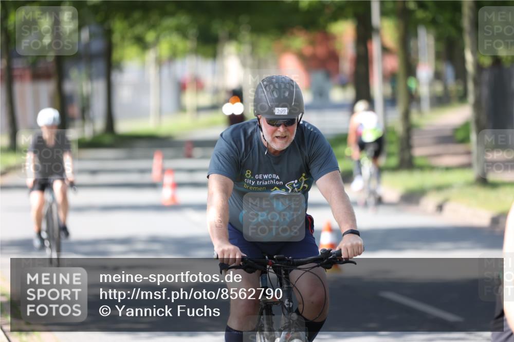 10.08.2025 - GEWOBA Citytriathlon Bremen Yannick Fuchs http://msf.ph/oto/8562790 10.08.2025 14:32:32 Radfahren 105, 284, 299, 355, 370, 393, 420, 489 meine-sportfotos.de