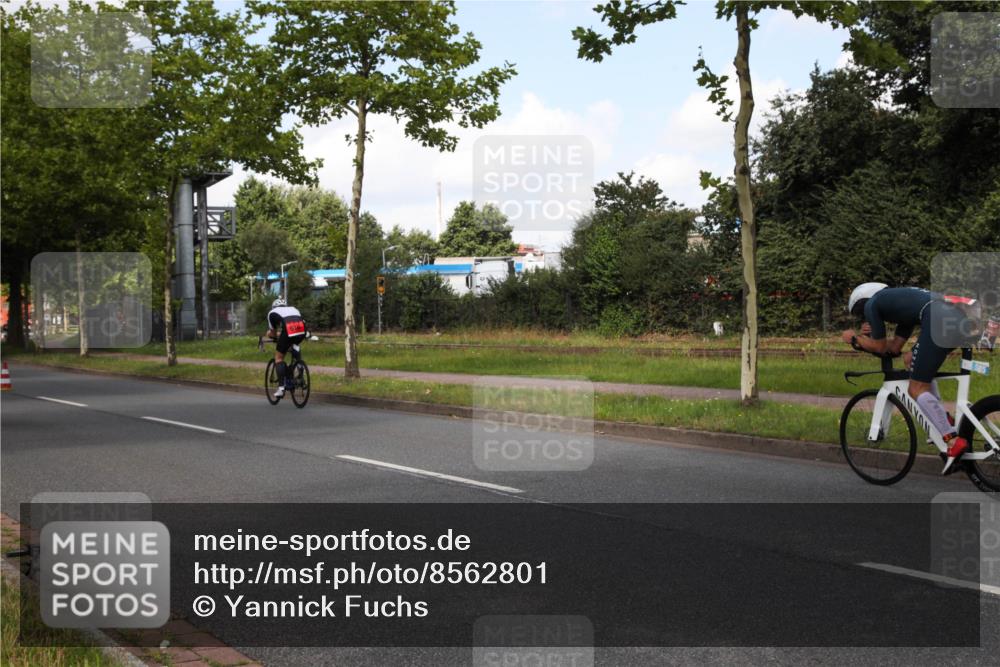 10.08.2025 - GEWOBA Citytriathlon Bremen Yannick Fuchs http://msf.ph/oto/8562801 10.08.2025 12:30:35 Radfahren 733, 745, 767, 823, 924, 932, 937, 1011, 1022, 1026 meine-sportfotos.de