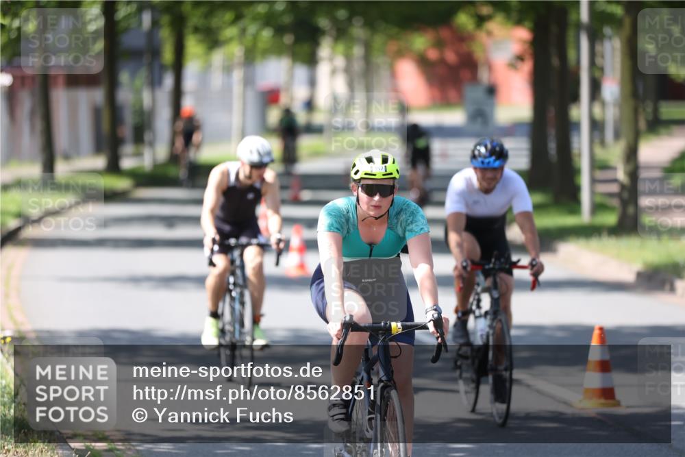 10.08.2025 - GEWOBA Citytriathlon Bremen Yannick Fuchs http://msf.ph/oto/8562851 10.08.2025 14:33:02 Radfahren 14, 15, 37, 82, 93, 118, 122, 243, 357, 387, 473, 501 meine-sportfotos.de