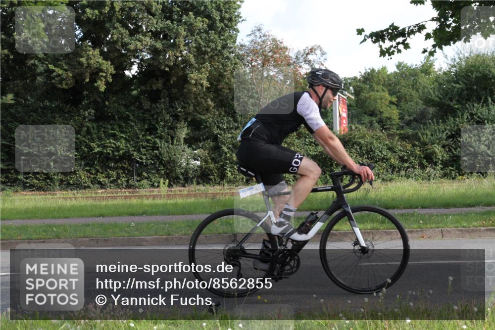 10.08.2025 - GEWOBA Citytriathlon Bremen Yannick Fuchs http://msf.ph/oto/8562855 10.08.2025 10:42:16 Radfahren 25, 41, 131, 167, 189 meine-sportfotos.de