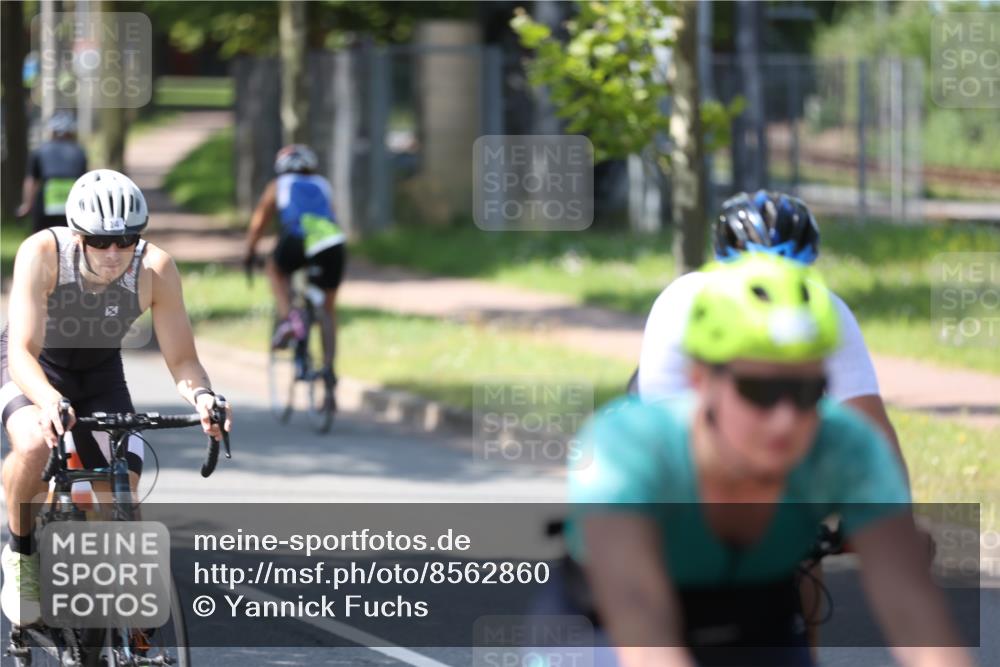 10.08.2025 - GEWOBA Citytriathlon Bremen Yannick Fuchs http://msf.ph/oto/8562860 10.08.2025 14:33:03 Radfahren 14, 15, 37, 82, 93, 118, 122, 207, 357, 387, 473, 501 meine-sportfotos.de