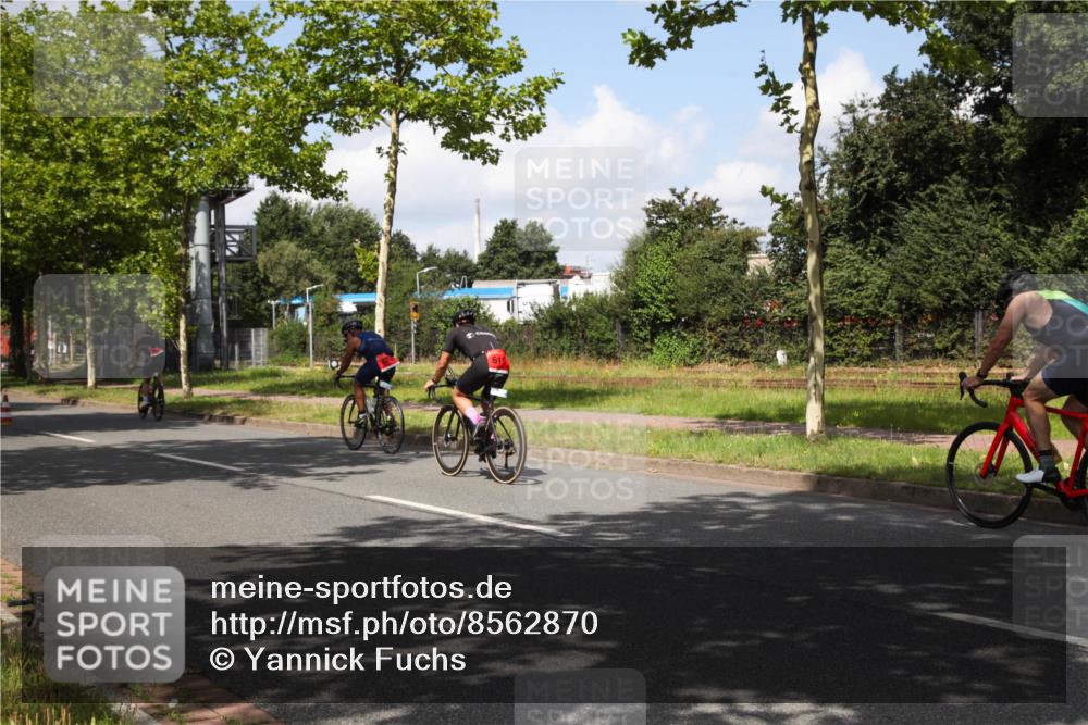 10.08.2025 - GEWOBA Citytriathlon Bremen Yannick Fuchs http://msf.ph/oto/8562870 10.08.2025 12:31:05 Radfahren 621, 692, 753, 801, 1020 meine-sportfotos.de