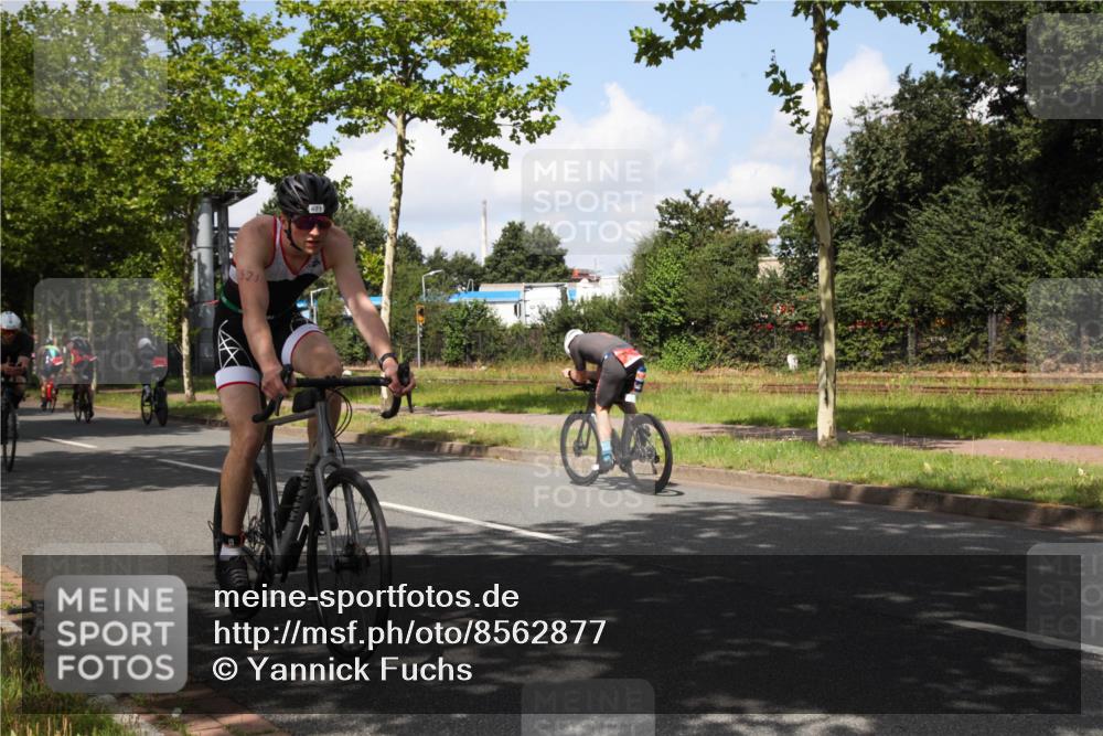 10.08.2025 - GEWOBA Citytriathlon Bremen Yannick Fuchs http://msf.ph/oto/8562877 10.08.2025 12:31:08 Radfahren 575, 621, 630, 692, 753, 801 meine-sportfotos.de