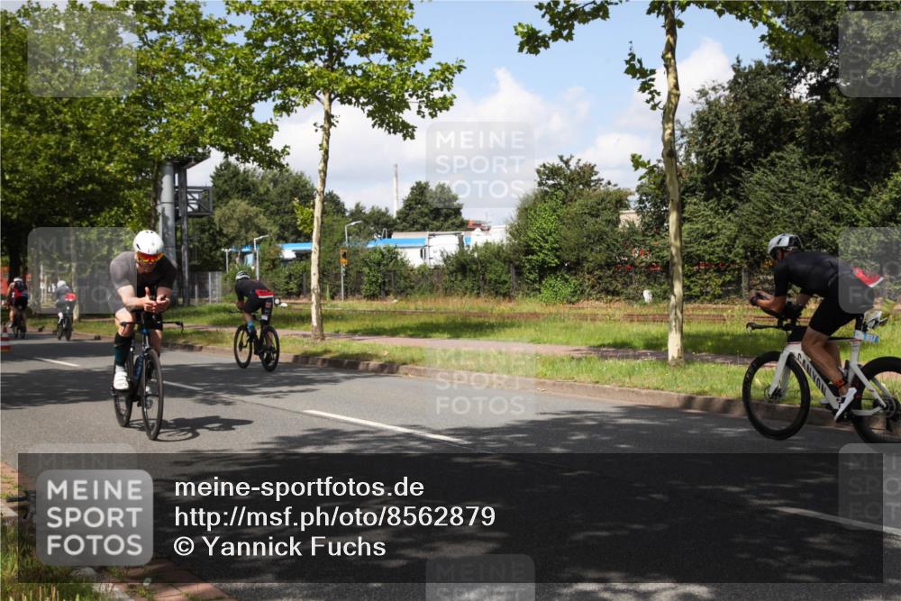 10.08.2025 - GEWOBA Citytriathlon Bremen Yannick Fuchs http://msf.ph/oto/8562879 10.08.2025 12:31:09 Radfahren 575, 621, 630, 692, 753, 801 meine-sportfotos.de