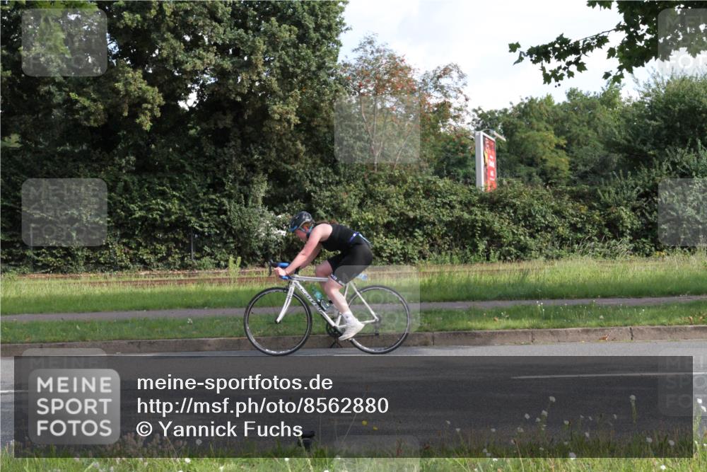 10.08.2025 - GEWOBA Citytriathlon Bremen Yannick Fuchs http://msf.ph/oto/8562880 10.08.2025 10:42:23 Radfahren 13, 25, 89, 131, 167, 175, 189, 199 meine-sportfotos.de