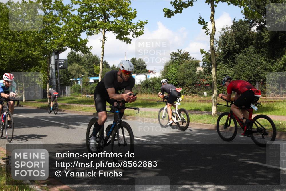 10.08.2025 - GEWOBA Citytriathlon Bremen Yannick Fuchs http://msf.ph/oto/8562883 10.08.2025 12:31:10 Radfahren 575, 621, 630, 692, 753, 801 meine-sportfotos.de