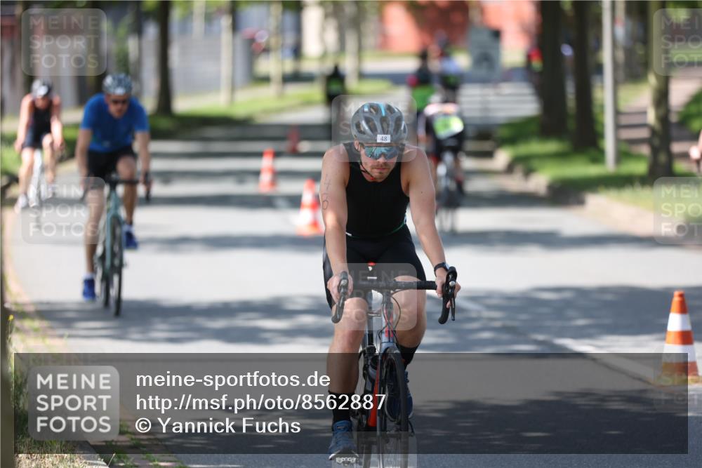10.08.2025 - GEWOBA Citytriathlon Bremen Yannick Fuchs http://msf.ph/oto/8562887 10.08.2025 14:33:38 Radfahren 2, 25, 48, 74, 138, 440, 514, 519, 522 meine-sportfotos.de