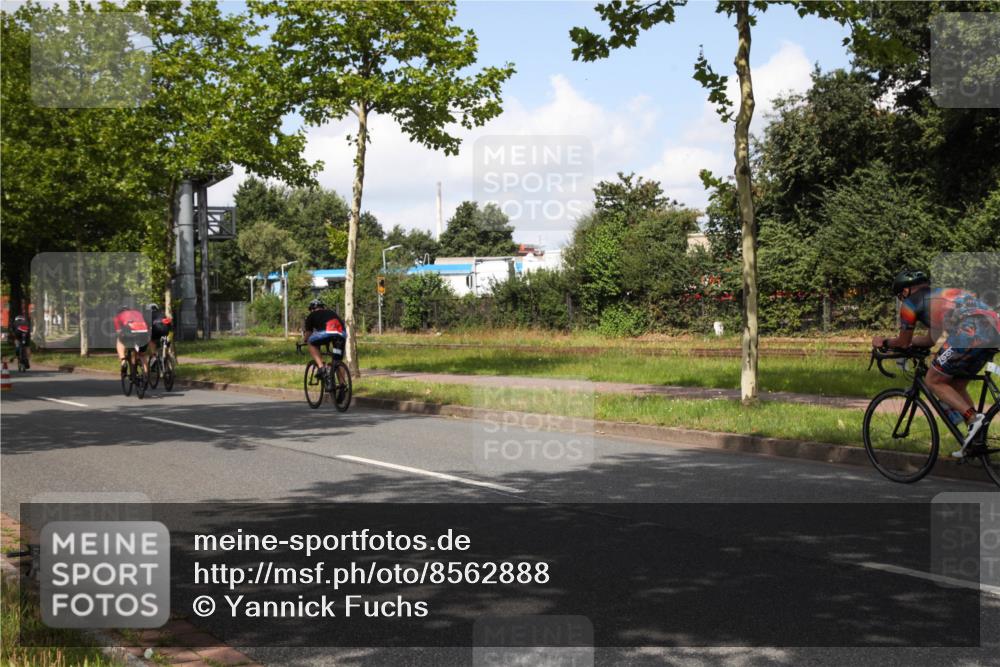 10.08.2025 - GEWOBA Citytriathlon Bremen Yannick Fuchs http://msf.ph/oto/8562888 10.08.2025 12:31:11 Radfahren 575, 621, 630, 692, 753, 801 meine-sportfotos.de